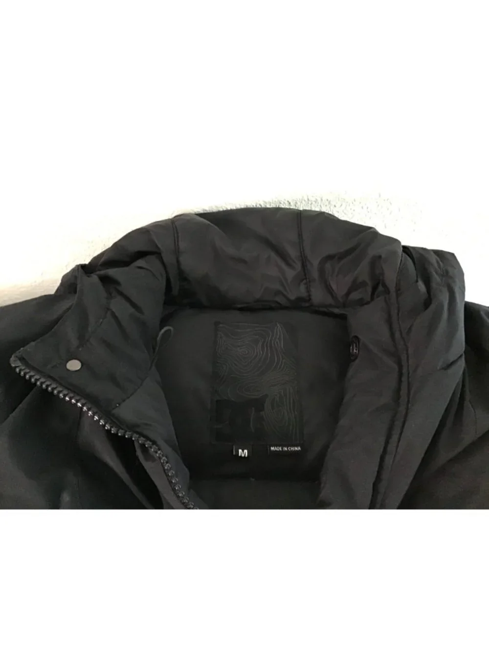 DC- MENS BLACK ULTRA WARM POCKETS ZIPUP PUFFER JACKET SIZE MEDIUM
